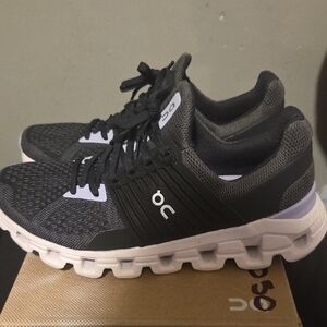 On Running Womens SIZE 7.5 Magnet/Lavender